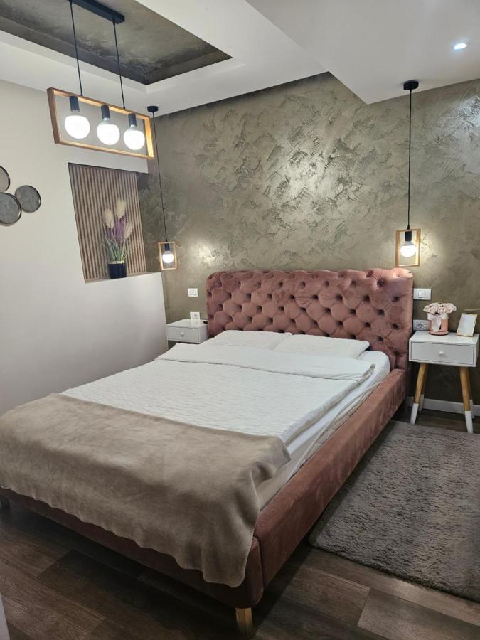 Laci Lak Premium Apartment Орадя Экстерьер фото
